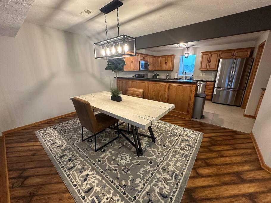 Inviting 3 Bed 2.5 Bath Townhome In Wadsworth Εξωτερικό φωτογραφία