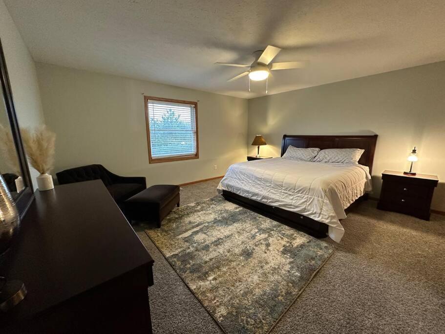Inviting 3 Bed 2.5 Bath Townhome In Wadsworth Εξωτερικό φωτογραφία