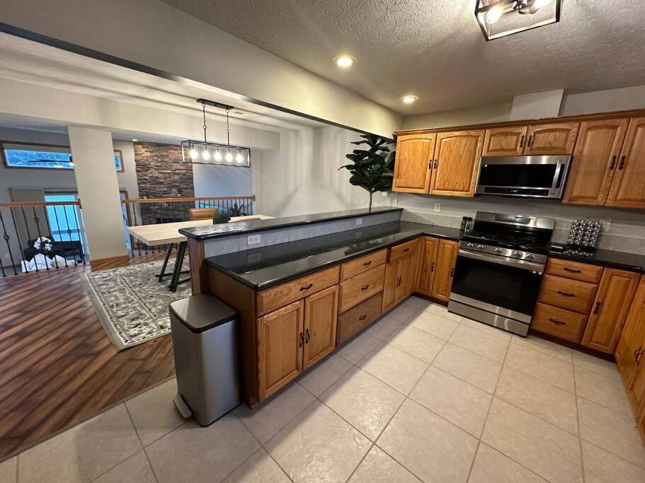 Inviting 3 Bed 2.5 Bath Townhome In Wadsworth Εξωτερικό φωτογραφία