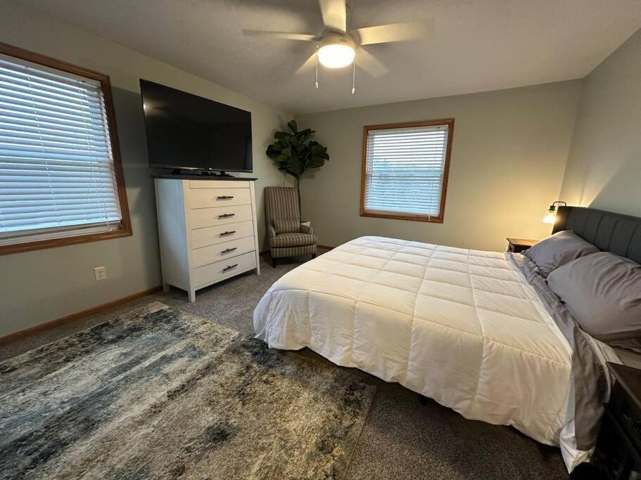Inviting 3 Bed 2.5 Bath Townhome In Wadsworth Εξωτερικό φωτογραφία
